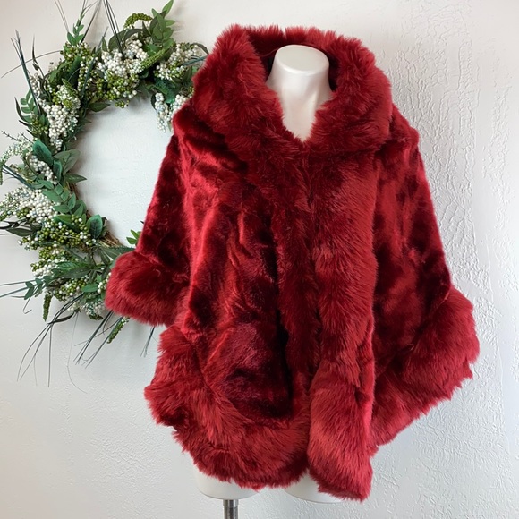 Caracillia Sweaters - Caracilia wine red faux fur shawl